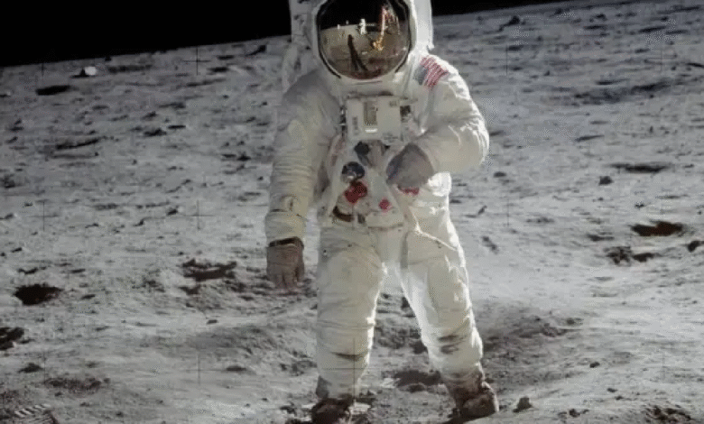 La NASA recuerda que para formar parte de la misión tripulada Artemis II —programada como vuelo de prueba alrededor de la Luna en 2026— el único requisito real es ser astronauta seleccionado y certificado dentro de la campaña Artemis