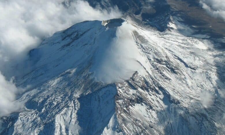 Impacta hombre que escala el Pico de Orizaba sin protección (Foto de internet)