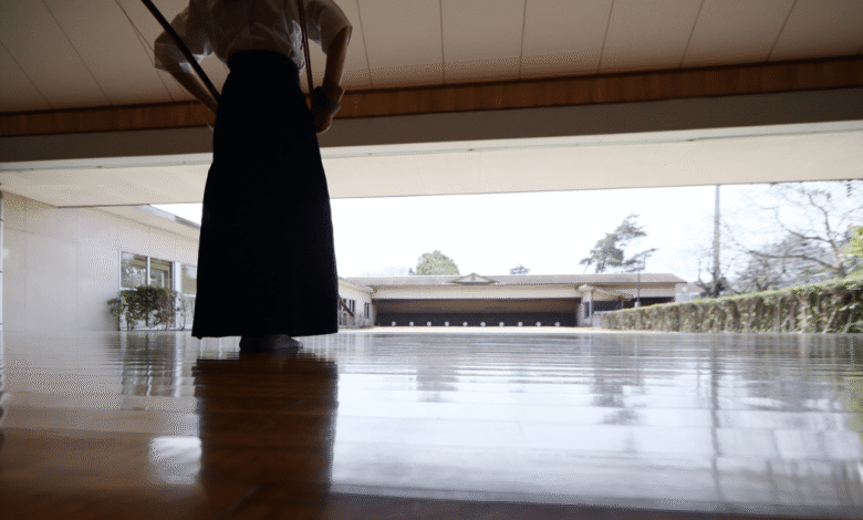 Los dojos de espada —espacios físicos y simbólicos donde se enseñó kenjutsu, iaijutsu y, más tarde, kendo e iaido— fueron instituciones clave para la formación militar, social y moral en el Japón feudal.