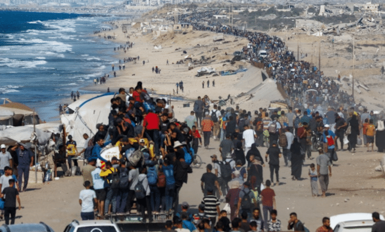 El alto el fuego entre Israel y Hamás entró en vigor oficialmente este viernes 10 de octubre de 2025, a las 12:00, hora local. En un paso crucial de la primera fase de un amplio acuerdo de paz mediado por Estados Unidos, el Ejército israelí (FDI) completó su repliegue parcial a las líneas de despliegue acordadas dentro de la Franja.