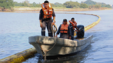 Marina aplica plan contra derrame de hidrocarburos en Veracruz