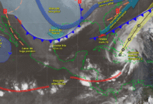 Este día, el frente frío núm. 11 y la masa de aire polar que lo impulsa se desplazarán rápidamente sobre la vertiente del golfo de México, originando lluvias fuertes a muy fuertes en el oriente y sureste mexicano, y chubascos en la península de Yucatán; así como lluvias puntuales intensas en zonas de Veracruz, Oaxaca y Tabasco.