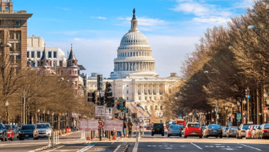 El cierre del gobierno federal de Estados Unidos ocurre cuando el Congreso no aprueba a tiempo el presupuesto necesario para financiar sus operaciones. Aunque es una crisis interna, el llamado government shutdown afecta directa e indirectamente a millones fuera del país, incluido México.