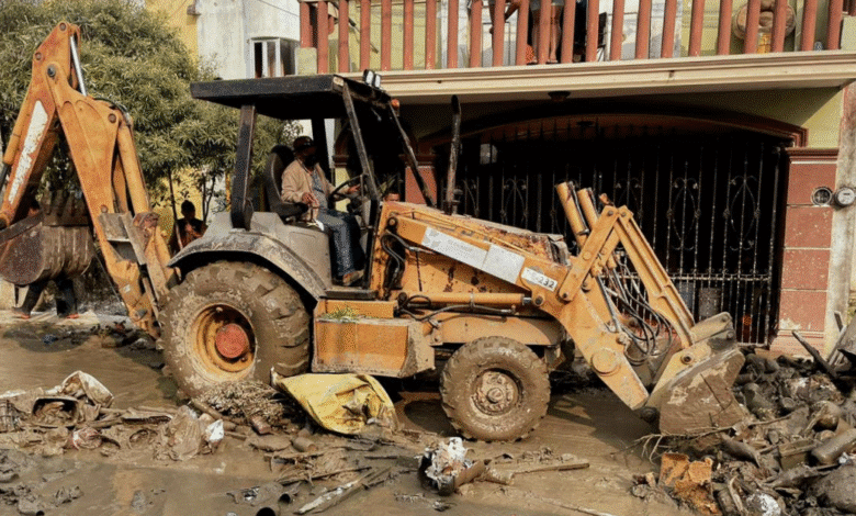 SEDUMOP apoya en labores de limpieza en Álamo, Veracruz
