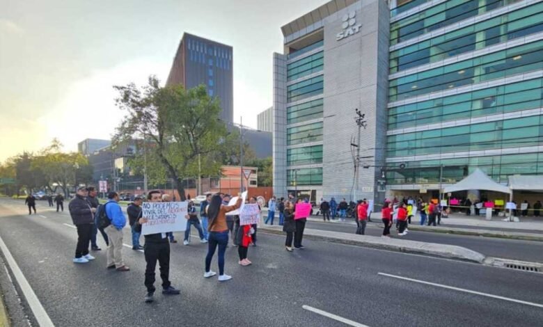 Trabajadores del SAT inician paro en la Ciudad de México