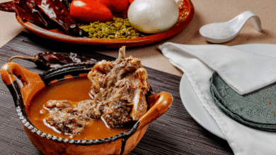 En Puebla hay un platillo delicioso, con mucha historia, suma dedicación y que sólo se encuentra entre los meses de octubre y noviembre en la ciudad: el Mole de Caderas