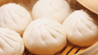 Los panes al vapor, populares en China, Japón y otros países de Asia Oriental, destacan por su textura ligera y sabor neutro, ideales para combinar con rellenos dulces o salados.