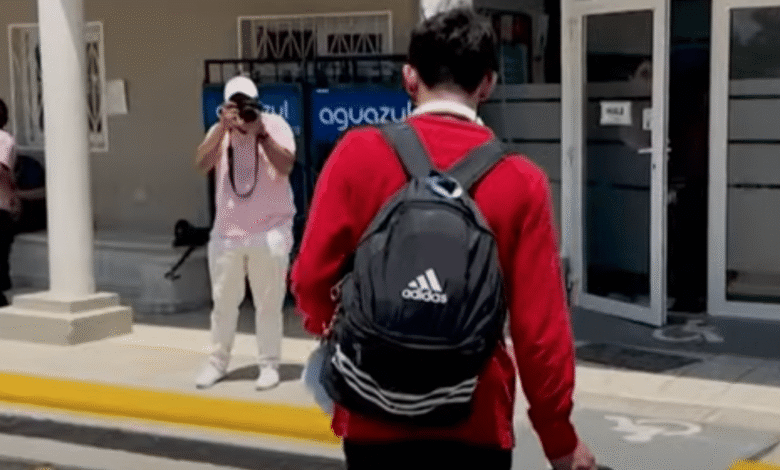 El gobierno de Donald Trump elevó a 3 mil dólares el pago para migrantes que acepten autodeportarse de Estados Unidos, incluyendo vuelo gratuito. La medida busca reducir costos y reforzar la política de deportaciones, en medio de planes para intensificar el control migratorio en 2026.