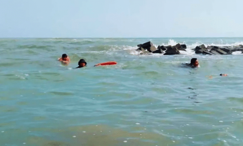 SSP rescata a hombre en playa de Chachalacas