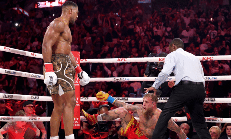 Se acabó el show Anthony Joshua noquea a Jake Paul y le rompe la mandíbula en el sexto round (Foto de Netflix)