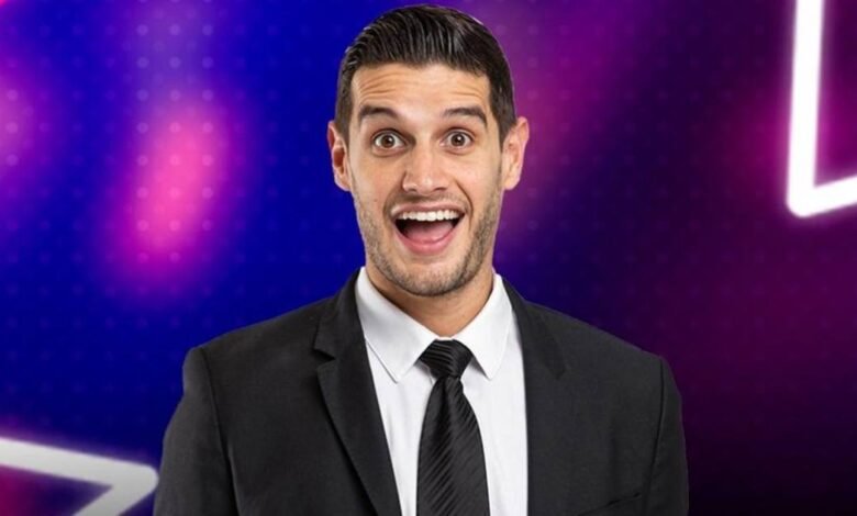 Adrián Marcelo anuncia su retiro de la comedia