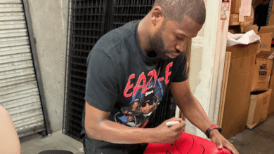 Floyd Mayweather anuncia su regreso al boxeo profesional