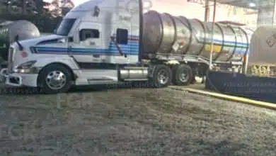 Aseguran 149 vehículos y 82 mil litros de hidrocarburo en Minatitlán, huachicoleo (Foto de la FGR)