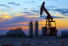 Precios del petróleo suben y rozan los 120 dólares por barril