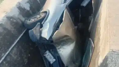 auto cae a canal en coatzacoalcos