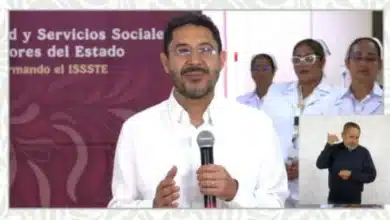 martí batres entrega 31 camas nuevas al issste de veracruz