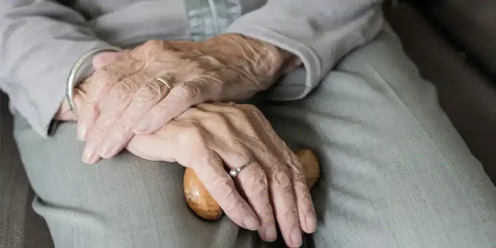 hallan abuelita muerta en veracruz con su perrito