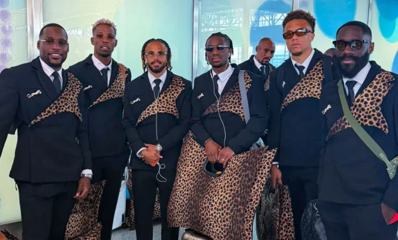 congo sorprende con elegante atuendo en su llegada al mundial 2026