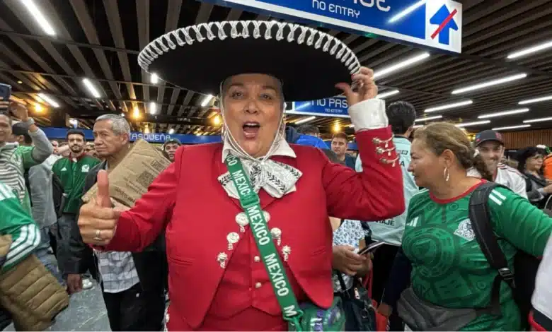 Niño ecuatoriano se enoja con aficionados mexicanos, manda mensaje (Foto de Sandra Rojas)