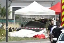 mueren 11 personas al estrellarse un avión de paracaidismo en francia