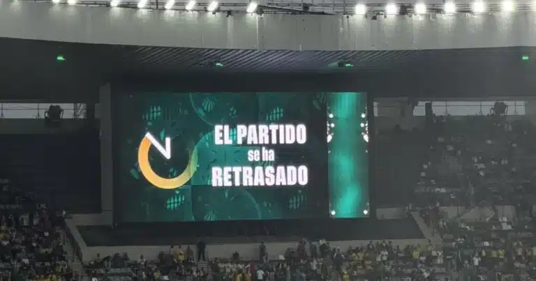 tormenta retrasa calentamiento de méxico y ecuador fifa evalúa si el partido inicia a tiempo (1)