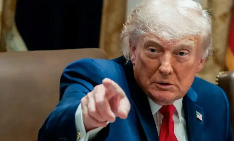 trump amenaza con congelar cuentas bancarias y confiscar fondos vinculados a inmigración ilegal