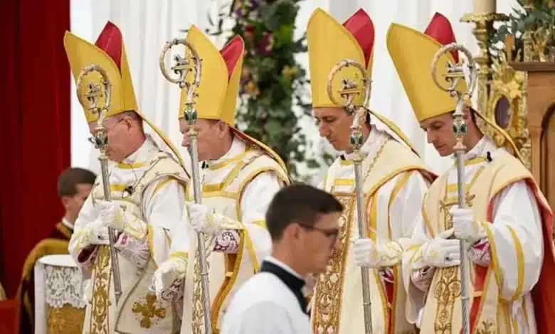 lefebvrianos desafían al papa león xiv con la ordenación de cuatro obispos y reavivan el riesgo de un cisma en la iglesia católica