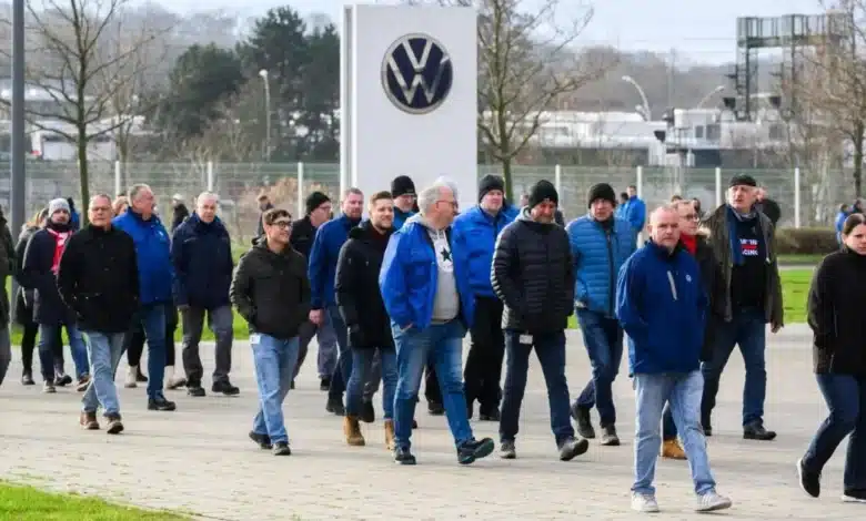 ¿volkswagen despedirá a 100 mil trabajadores esto es lo que se sabe del posible plan de recortes