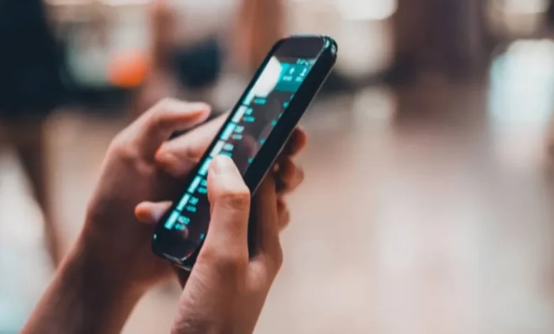 Maestros de Veracruz podrían quedarse sin celular en salones de clases