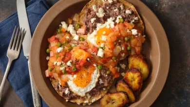 La mejor receta de huevos motuleños, tradicional (Foto de internet)