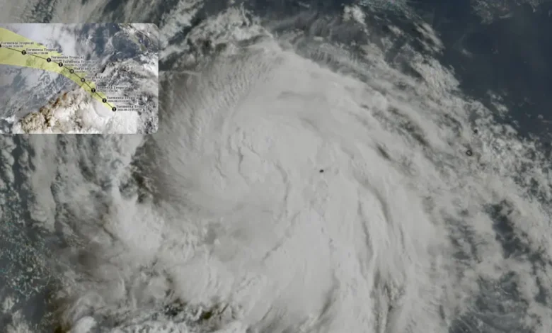 Pronóstico meteorológico alerta por impacto de ondas tropicales y fuertes lluvias en México (Fotos Redes Sociales)