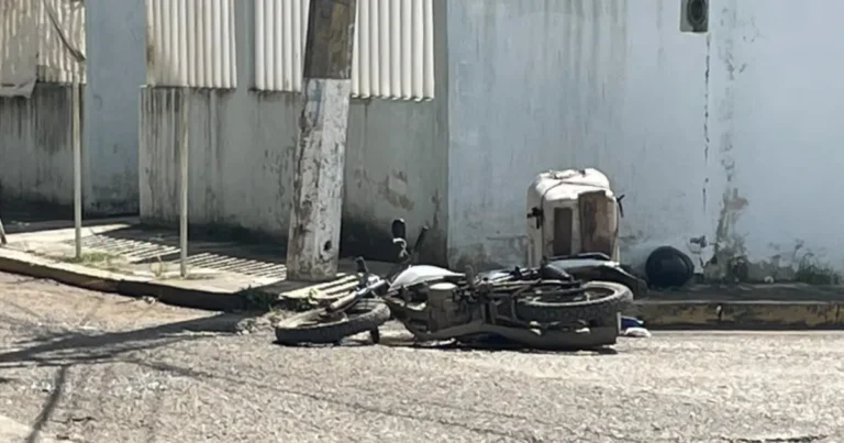 motociclista muere por descarga eléctrica en tihuatlán