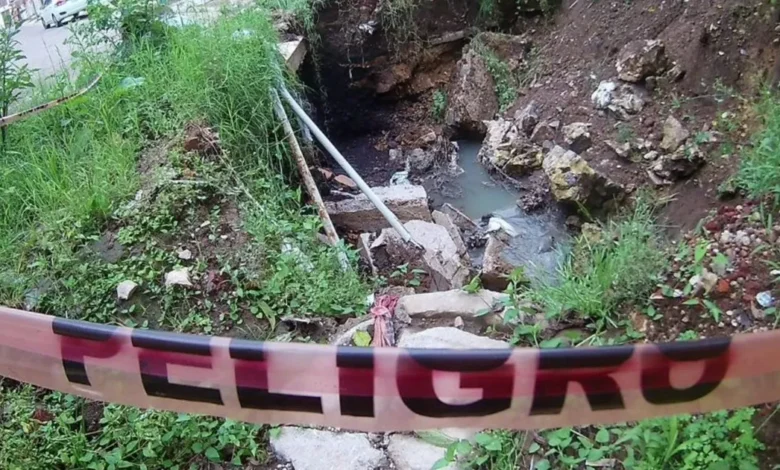 alertan riesgo de colapso por drenaje a cielo abierto en xalapa