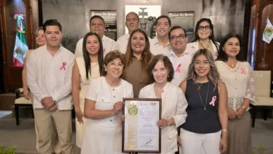 maría rojo recibe reconocimiento como visitante distinguida en veracruz