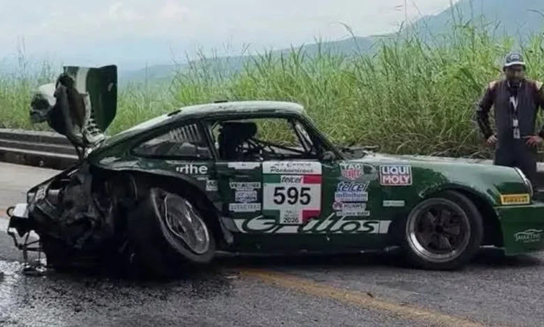 porsche 911 de 1973 vuelca durante la carrera panamericana y queda fuera de ruta a veracruz
