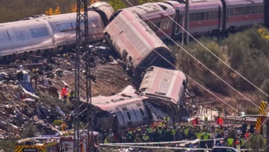 Choque de trenes en España deja 68 muertos, sigue la búsqueda de víctimas