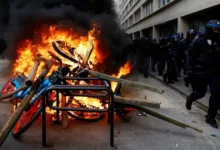 francia propone penas más duras por disturbios y bloqueos de redes